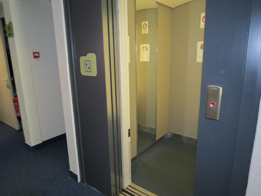 Ibis Budget Remiremont Esterno foto