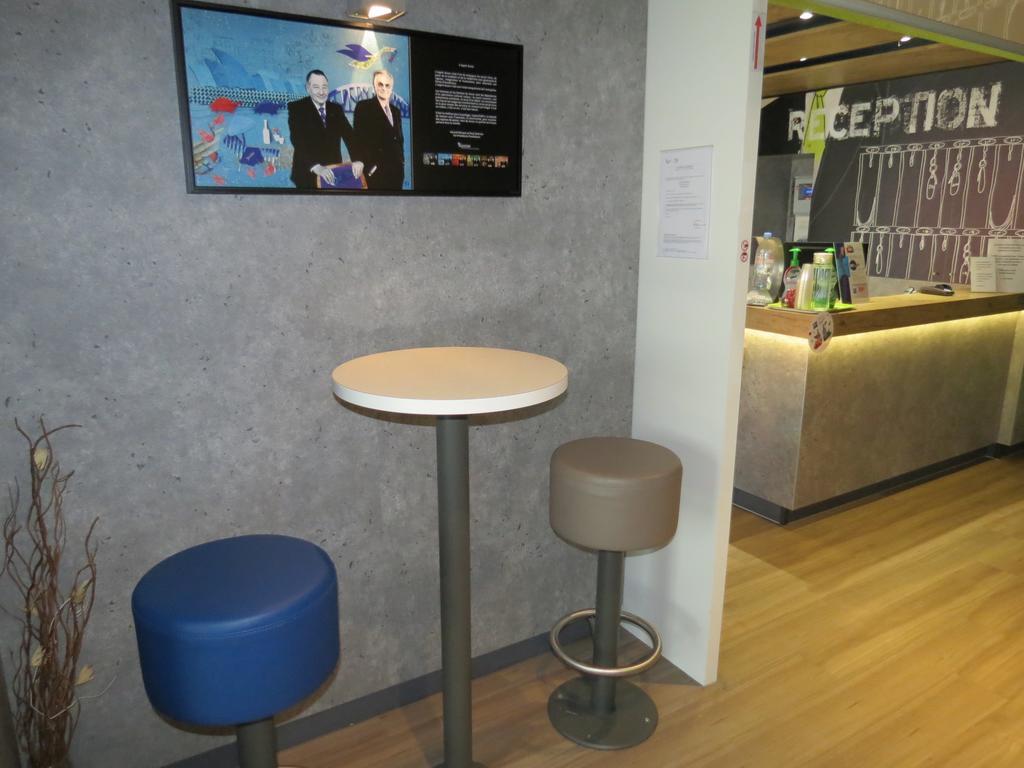 Ibis Budget Remiremont Esterno foto