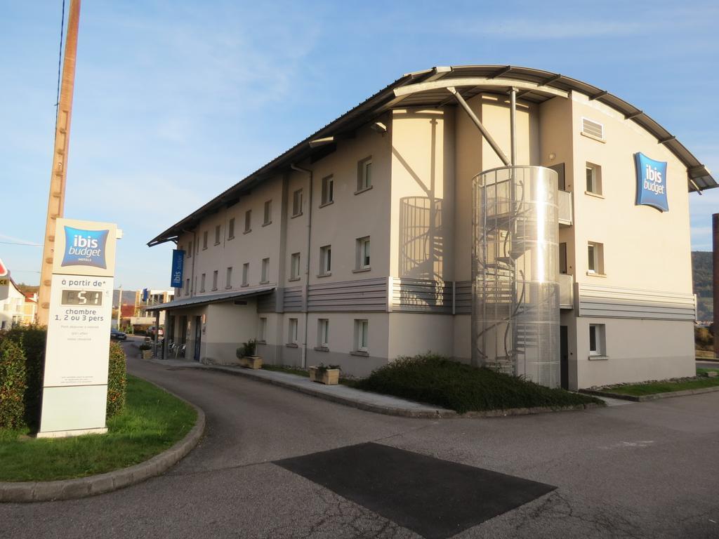 Ibis Budget Remiremont Esterno foto
