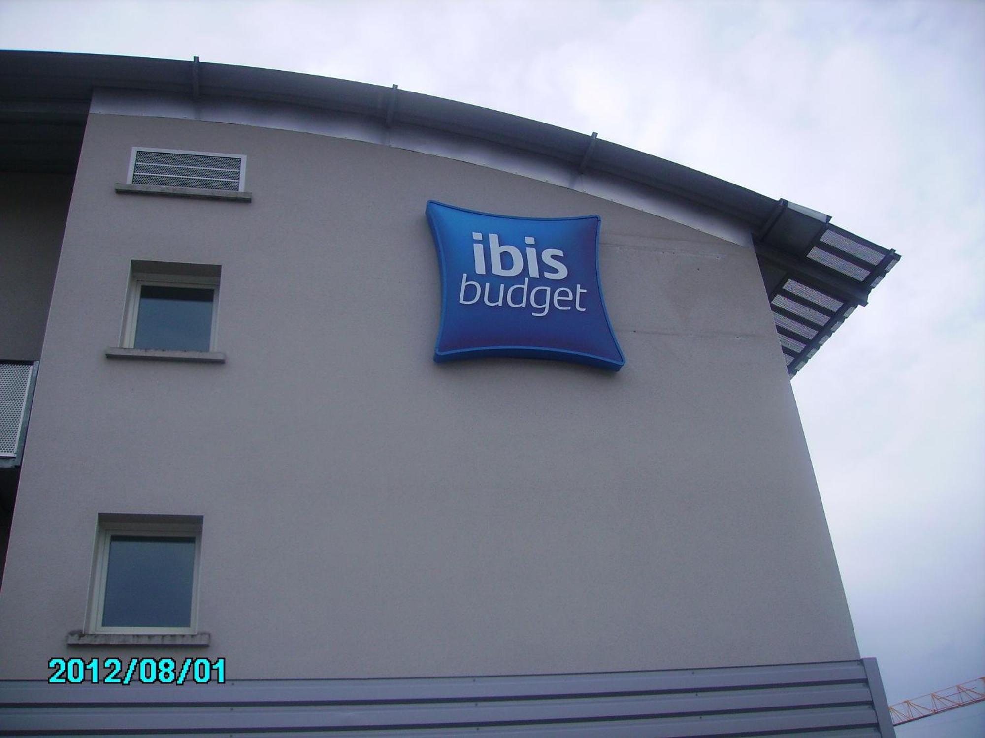Ibis Budget Remiremont Esterno foto
