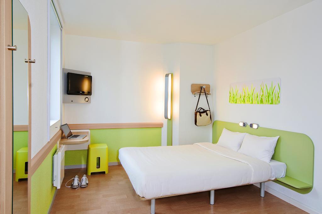 Ibis Budget Remiremont Esterno foto
