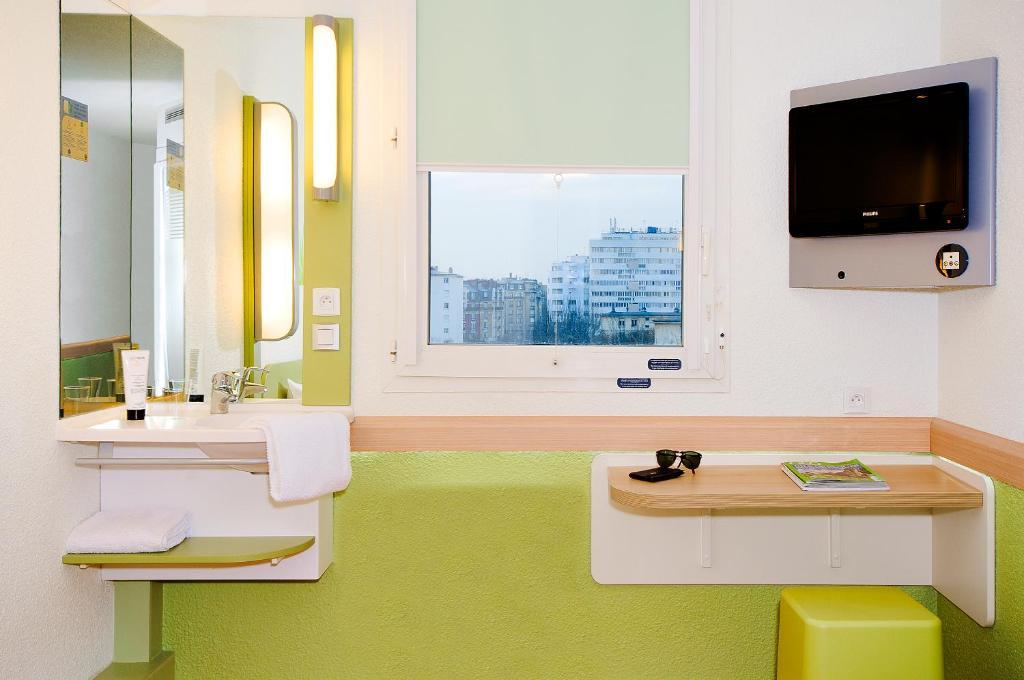 Ibis Budget Remiremont Esterno foto