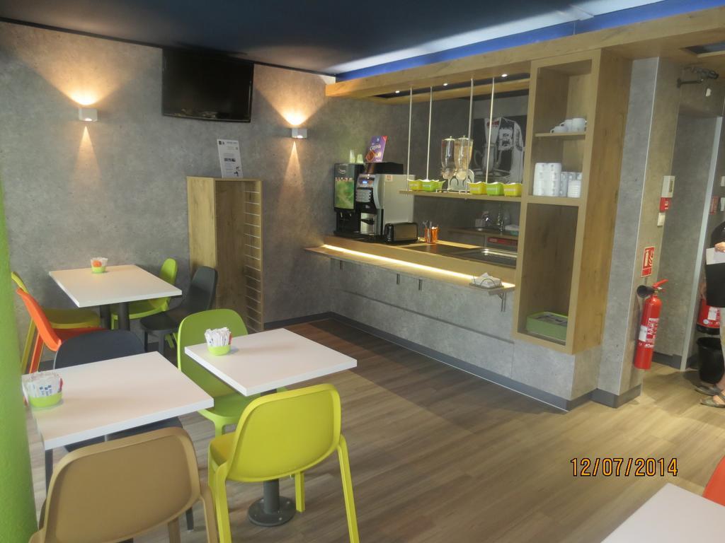 Ibis Budget Remiremont Esterno foto