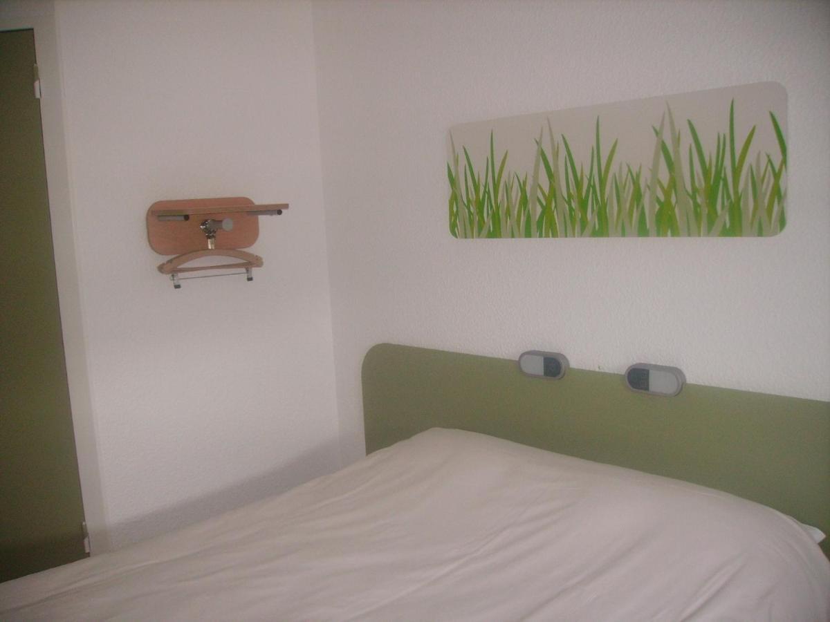 Ibis Budget Remiremont Esterno foto