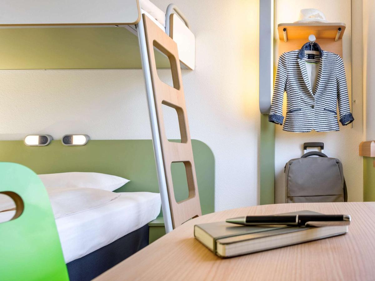 Ibis Budget Remiremont Esterno foto