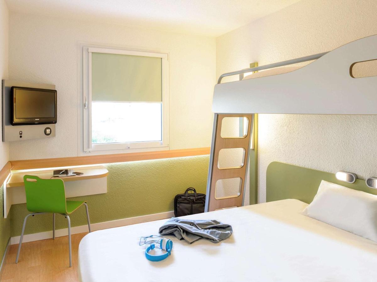 Ibis Budget Remiremont Esterno foto